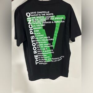 ‘The Roots Picnic’ V-lone shirt